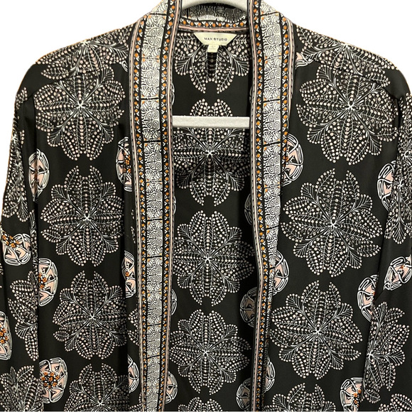 Max Studio Black and White Patterned Kimono Top. Size 3X NWT - Picture 2 of 6